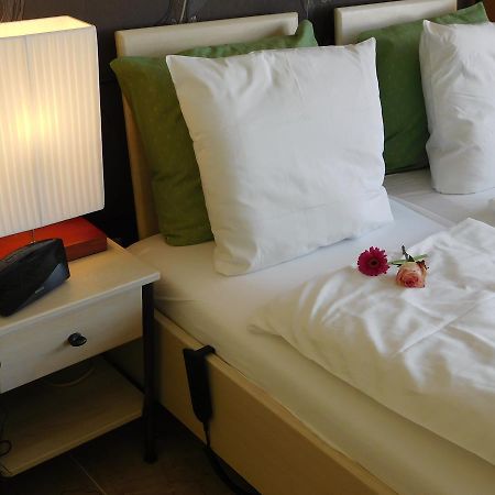 Hotel Golden Dragon เดสเซล ภายนอก รูปภาพ