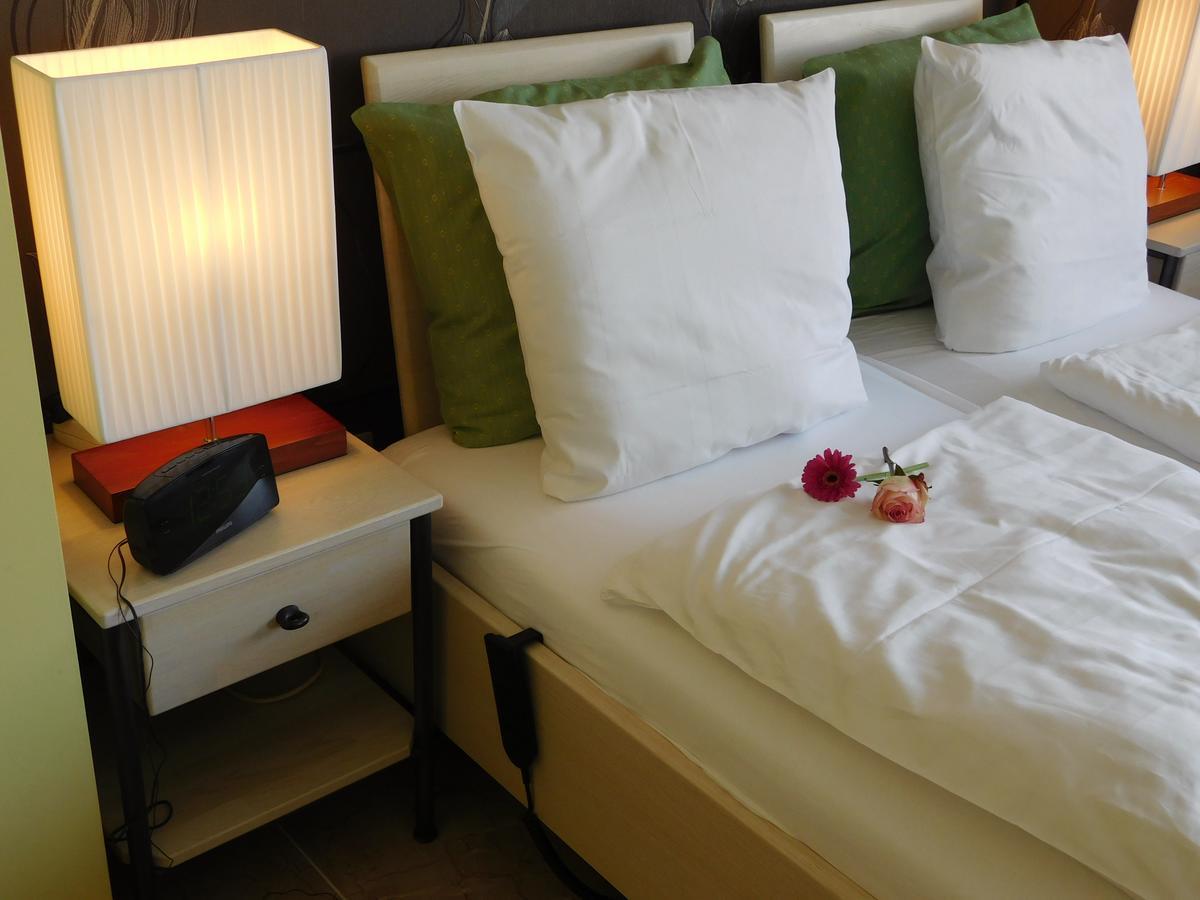 Hotel Golden Dragon เดสเซล ภายนอก รูปภาพ